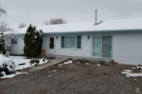 Building Photo - 1337 Lockview Ln