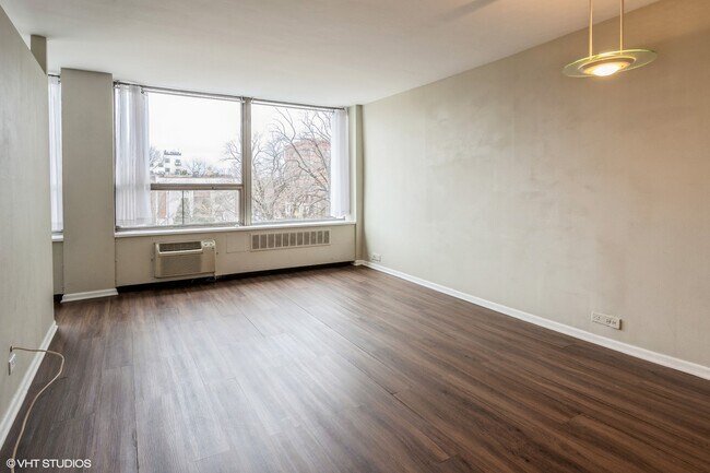Foto del edificio - 1455 N Sandburg Terrace