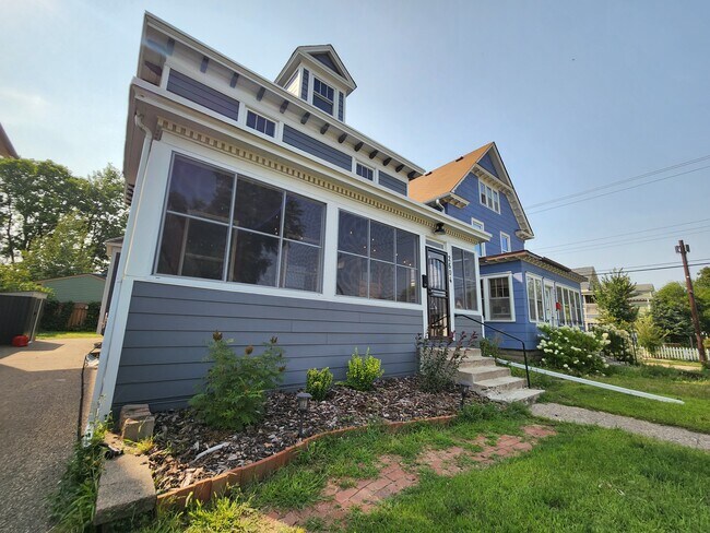 Building Photo - 2604 Aldrich Ave S