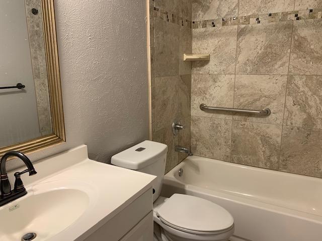 Foto del edificio - 4840 Ash Glen Ln