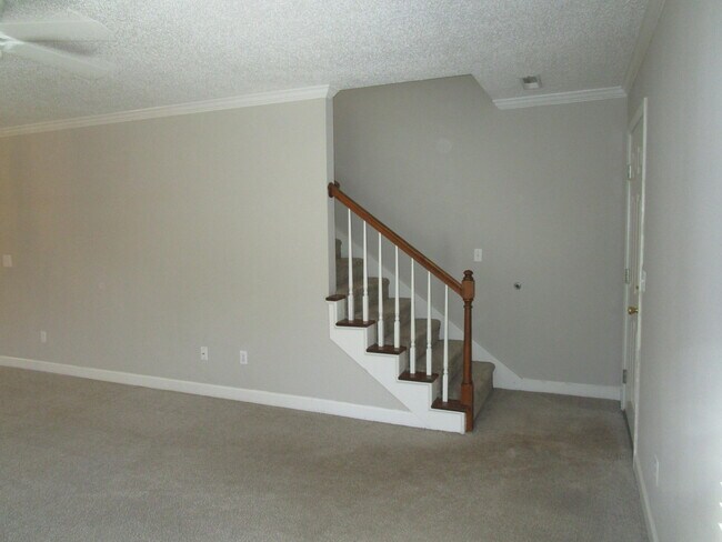 Foto del edificio - 885 Grimble Ct