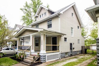 Building Photo - 1325 W 91st St