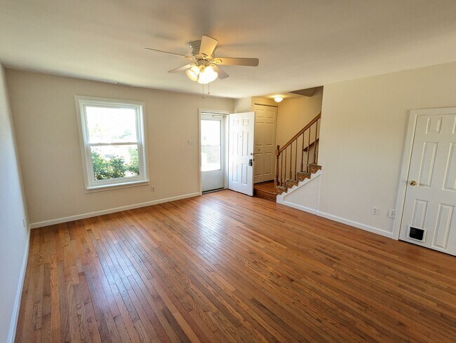 Foto del edificio - Charming two level townhouse in establishe...