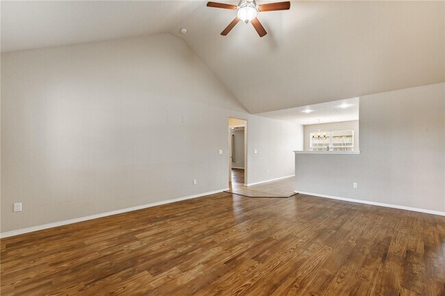 Building Photo - 530 Lasso Ln