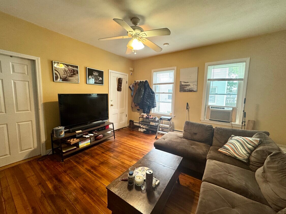 Primary Photo - 20 Bristol St