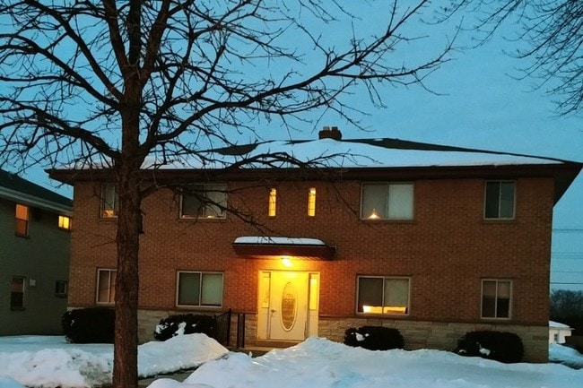 Building Photo - 3414 S 92nd St