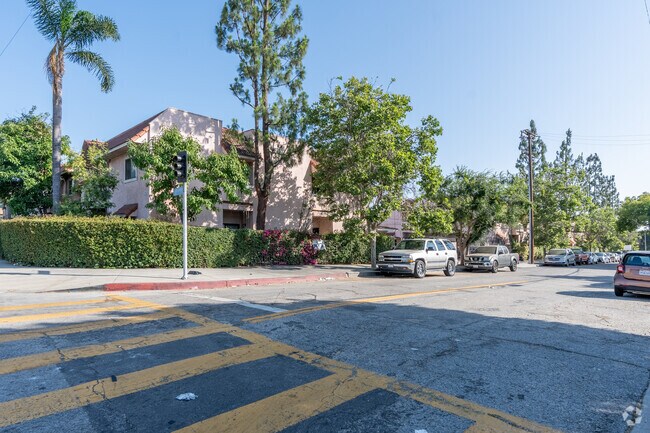 Building Alternate - Laurel Woods Condominiums