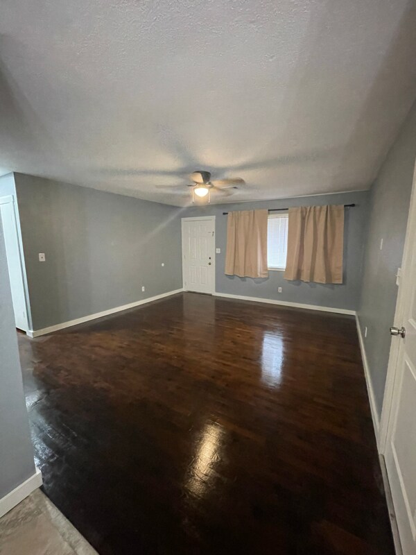 Foto del edificio - 304 W Denton Ave