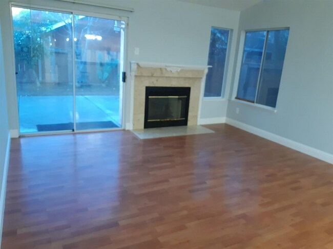 Building Photo - 1205 Cribari Dr