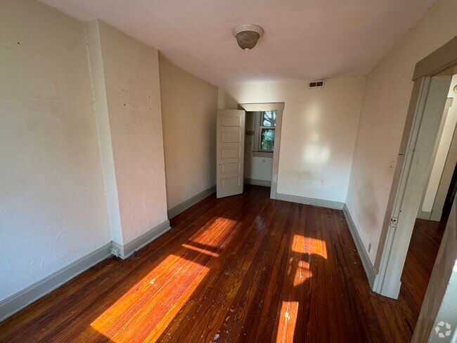 Building Photo - 836 Harrison Ave