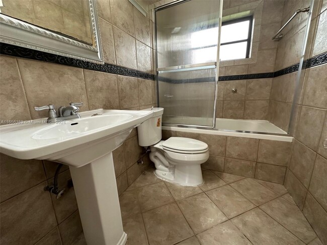 Building Photo - 735 NW 178th Terrace