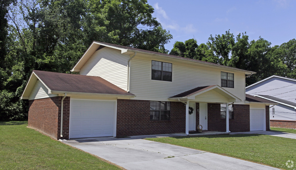 Primary Photo - Tiffany Lane Duplexes