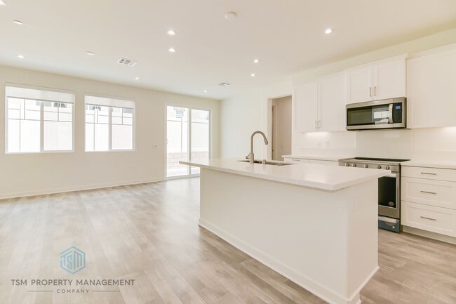 Building Photo - 16076 Jaegar Ln