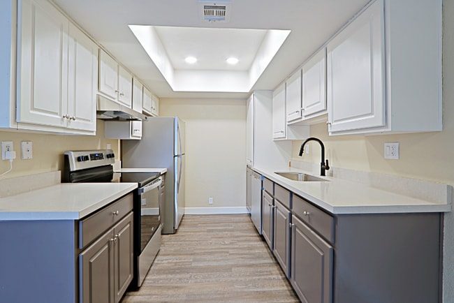 Photo - 3810 N Maryvale Pkwy Apartment