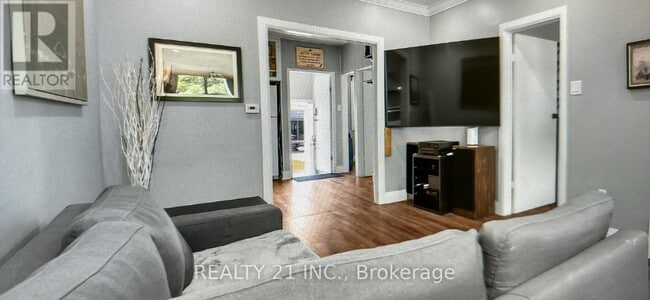 Building Photo - 60 Phillip Ave