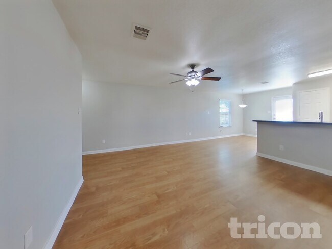 Foto del edificio - 6930 Waterlilly View Ln