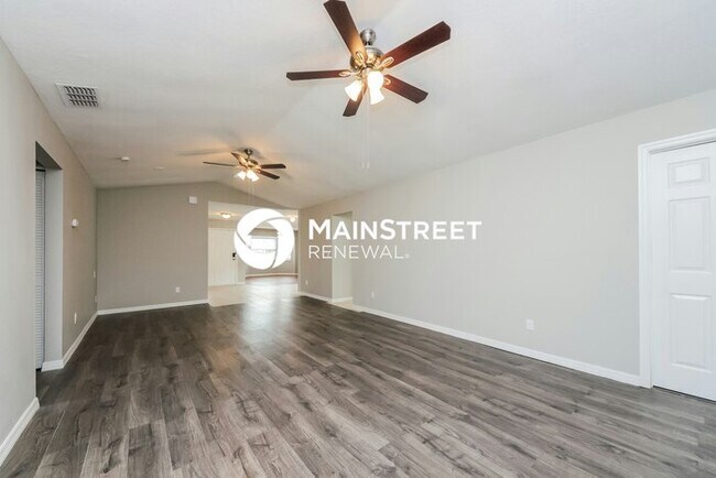 Foto del edificio - 3 Bedroom Pet-Friendly Home in Kissimmee, FL with Main Street Renewal