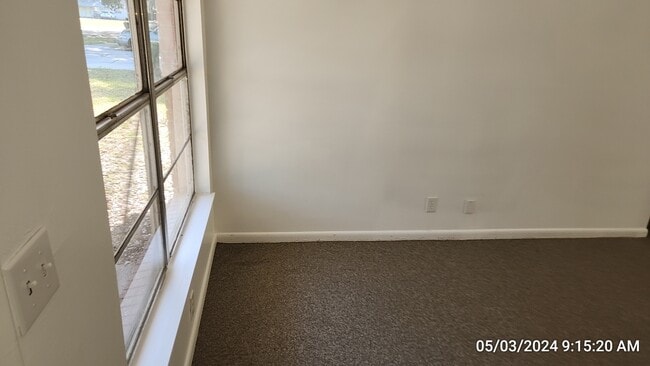 Building Photo - 313 Oleander Dr
