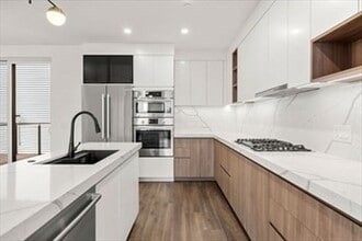 Building Photo - 29 Woodford St