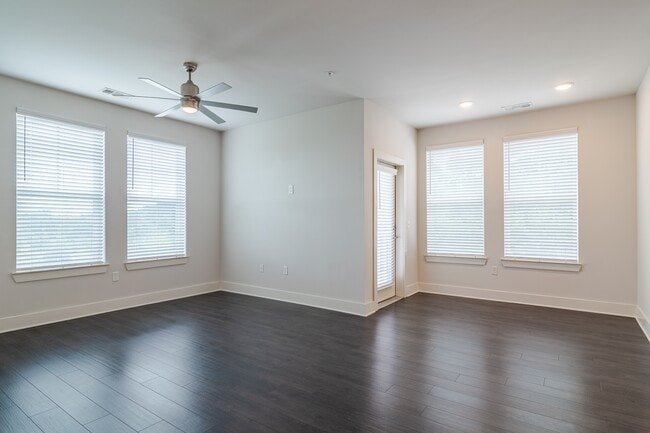 Foto del edificio - Promenade at Newnan Crossing