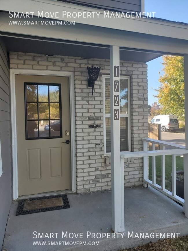 Building Photo - Adorable East Boise Townhome near River, G...