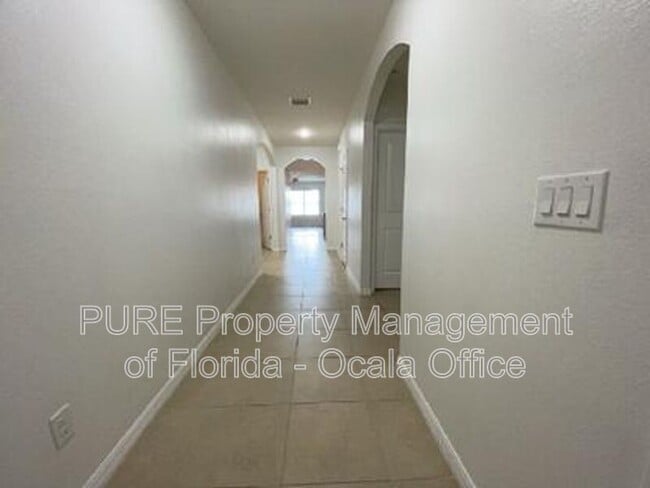 Building Photo - 2805 NE 45th Ave