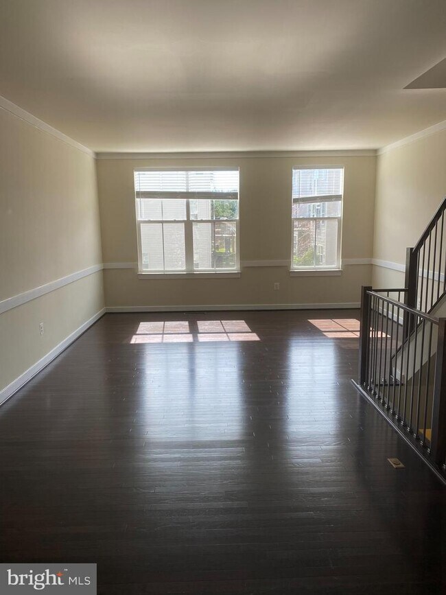 Building Photo - 109 Woodstream Cir