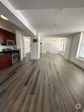 Building Photo - 810 Flower St
