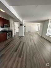 Building Photo - 810 Flower St