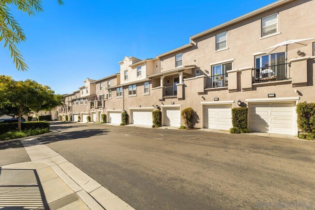 Building Photo - 1229 San Elijo Rd S
