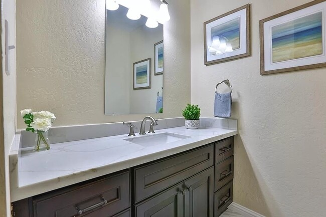 Building Photo - 300 Tradewinds Dr