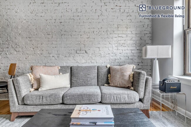Foto del edificio - 841 W Barry Ave