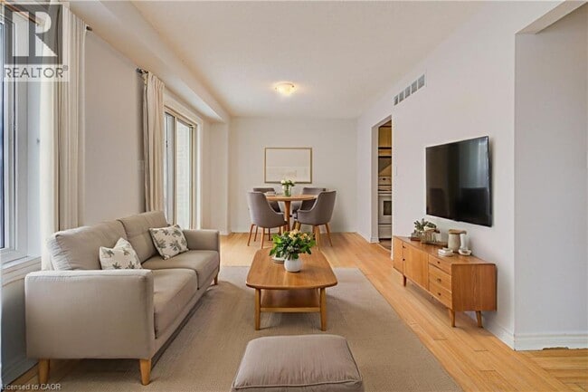 Building Photo - 302 College Ave W