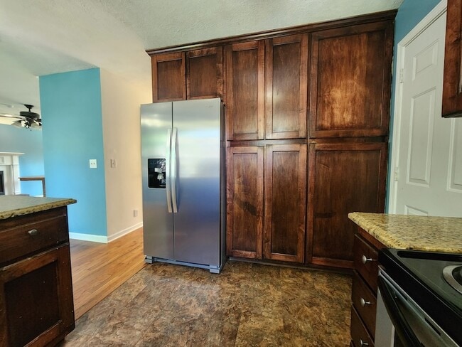 Foto del edificio - 1680 Barrywood Cir E