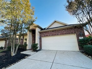 Building Photo - 21927 Field Green Dr