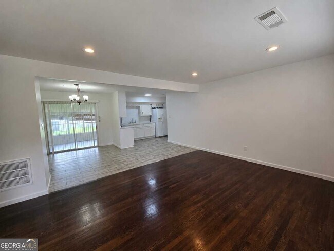 Foto del edificio - 6589 Allatoona Rd