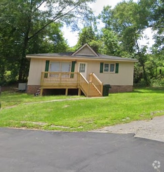 Building Photo - 8 Village Terrace Dr