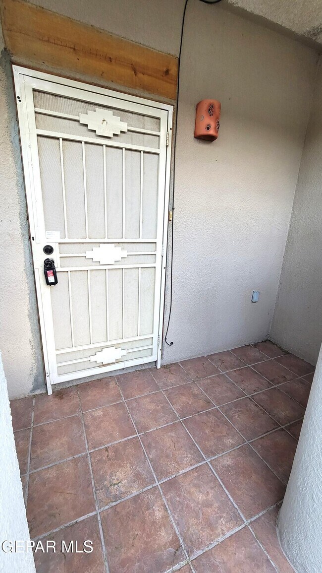 Foto del edificio - 2700 Memphis Ave