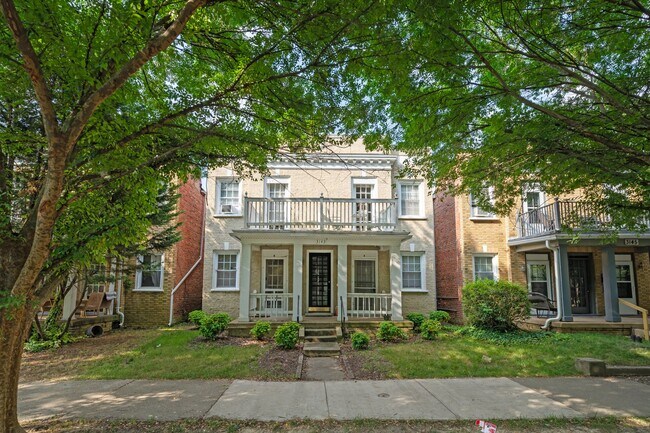 Foto del edificio - 3143 Ellwood Ave