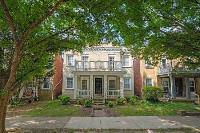 Building Photo - 3143 Ellwood Ave