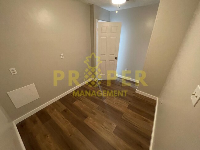 Foto del edificio - 3 bedrooms 1 bathrooms house for rent