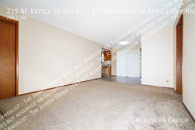 Foto del edificio - 219 NE Kettle St