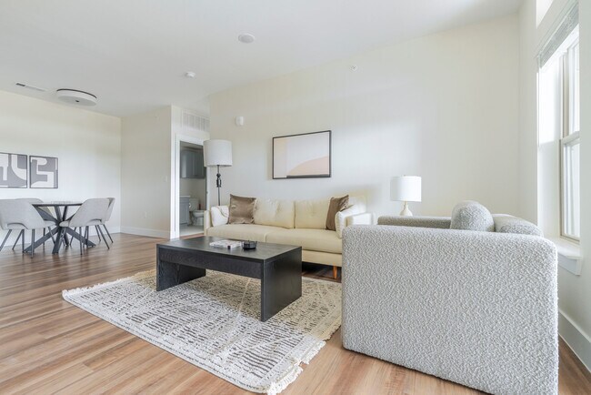 Foto del edificio - 1501 W Howard Ln