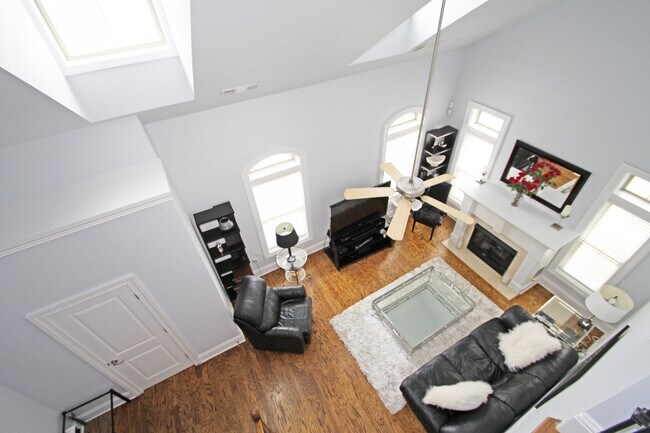 Building Photo - 214 Le Gran Cove NE