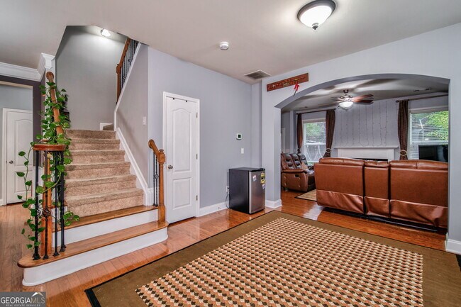 Foto del edificio - 5405 Falls Landing Dr