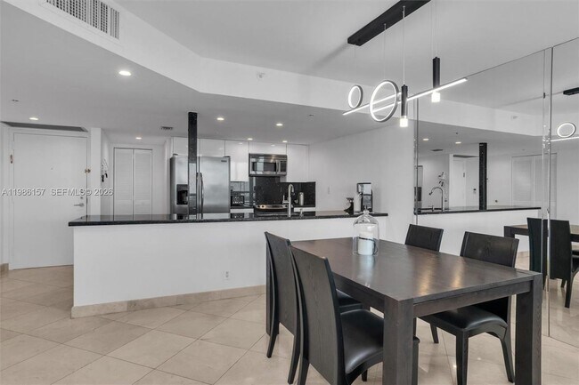 Foto del edificio - 1717 N Bayshore Dr