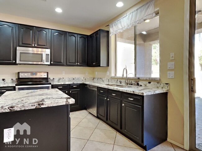 Foto del edificio - 2534 W Old Paint Trail