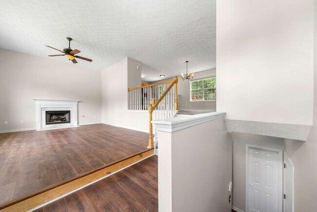 Foto del edificio - 62 Austin Bridge Ln