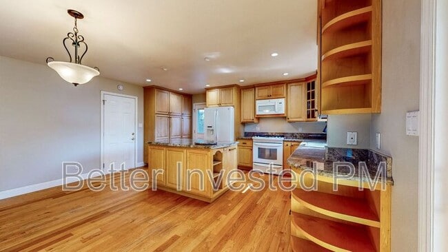 Building Photo - 1824 Midway Dr