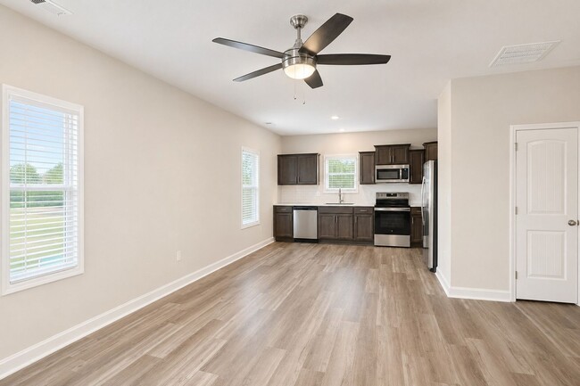 Building Photo - Brand New Duplex!